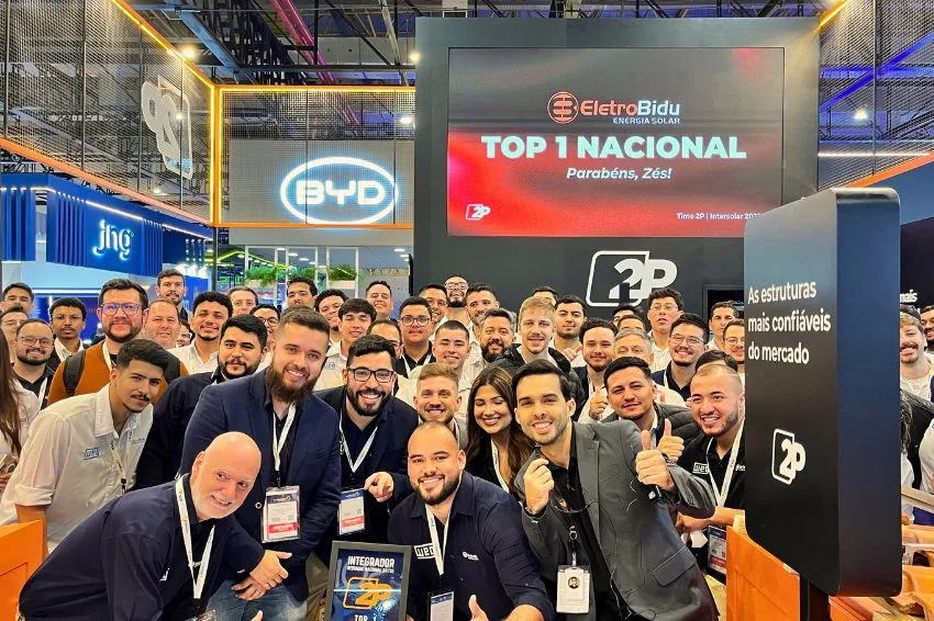 Canal Solar - 2P reconhece integradores com melhores resultados na Intersolar 2025
