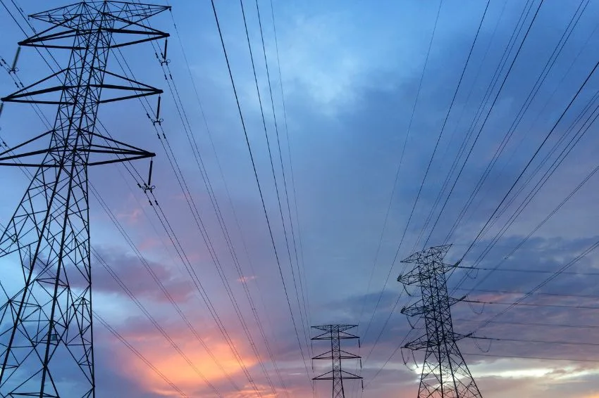 Sistema elétrico pode depender mais de térmicas no início de 2026