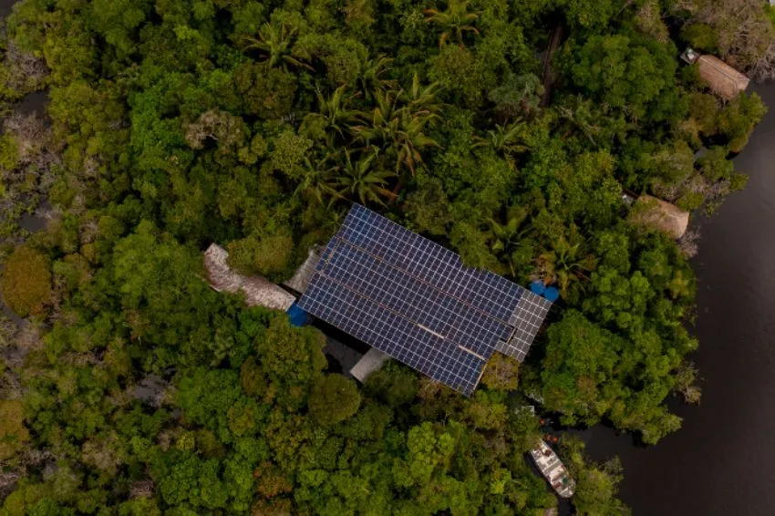 Energia solar garante autonomia em hotel no coração da Floresta Amazônica
