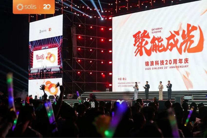 Solis celebra 20 anos de atuação com evento especial na China