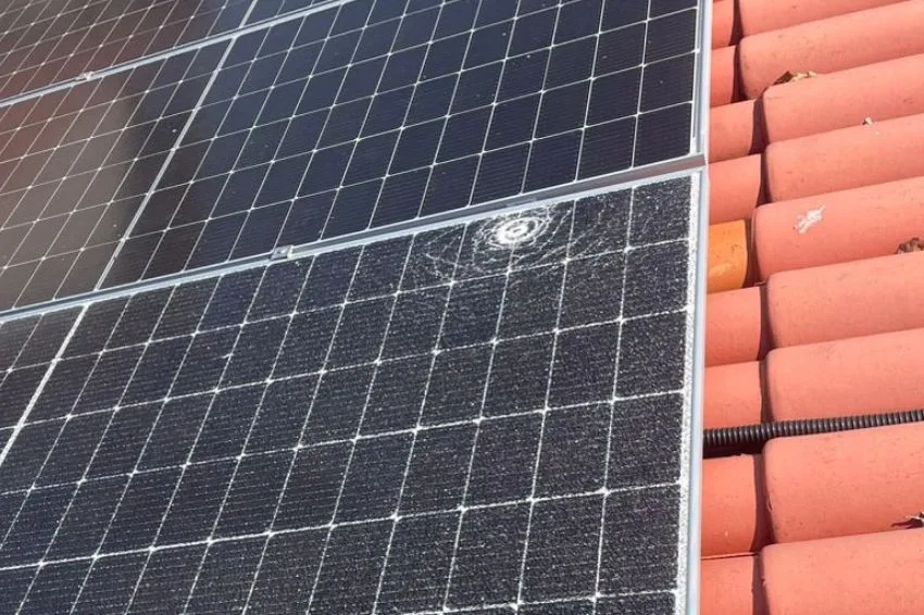 Canal Solar - Balas perdidas danificam sistemas solares no Rio; integrador documenta ocorrências