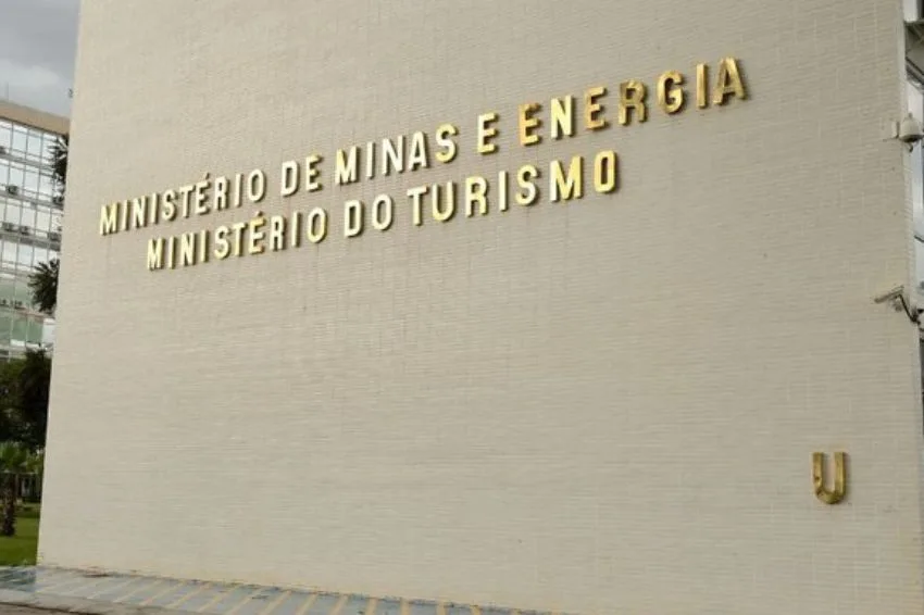 MME exige apuração na CGU sobre atrasos da Aneel no processo da CCEE