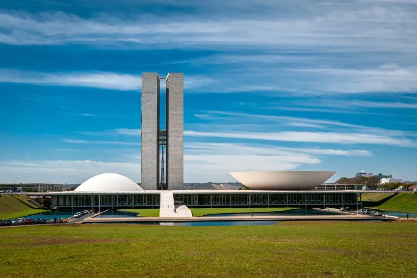 PEC que dá autonomia aos estados na distribuição de energia ganha apoio