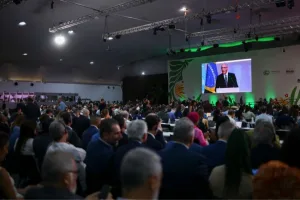 Brasil e mundo pressionados a acelerar a transição energética na COP 30