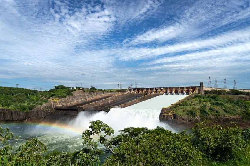 Itaipu defende papel na queda das tarifas, mas é alvo de críticas no Congresso