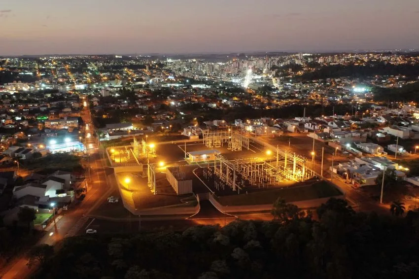 Canal Solar - MME prevê restabelecimento total da rede elétrica no Paraná em uma semana