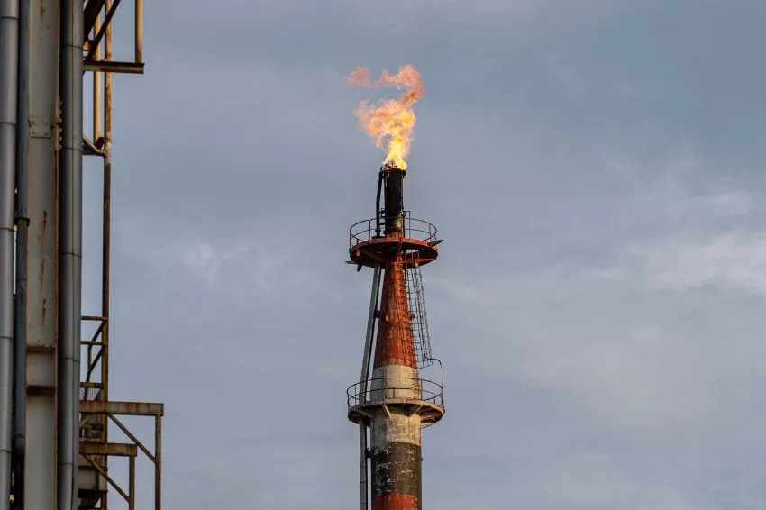 Canal Solar - Brasil pode atingir produção recorde de petróleo e gás até 2035, revela MME