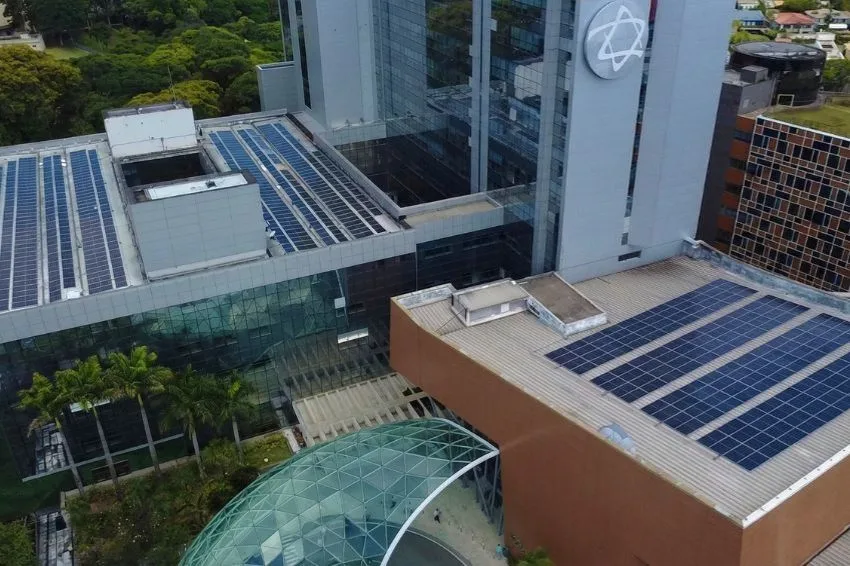 Hospital Albert Einstein inaugura sistema solar com DMEGC, Trivo e Jhana Solar