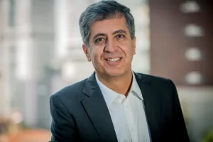 Canal Solar - Carlos Evangelista anuncia saída e deixa presidência executiva da ABGD