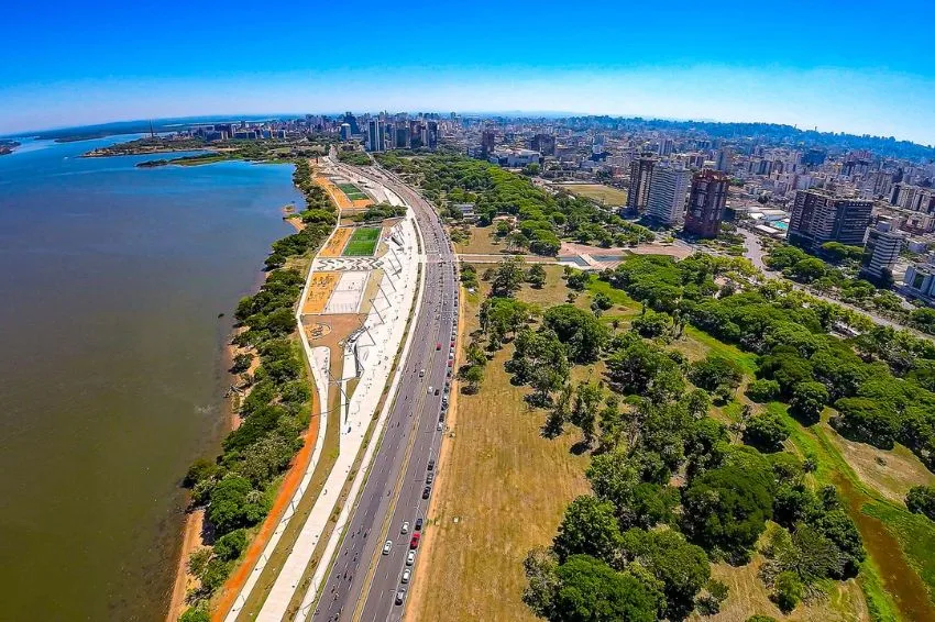 Canal Solar - Porto Alegre economiza R$ 18,5 milhões com revisão de contratos de energia