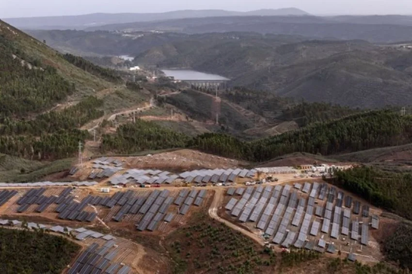 Canal Solar - Usina híbrida global da EDP com energia solar onshore entra em operação
