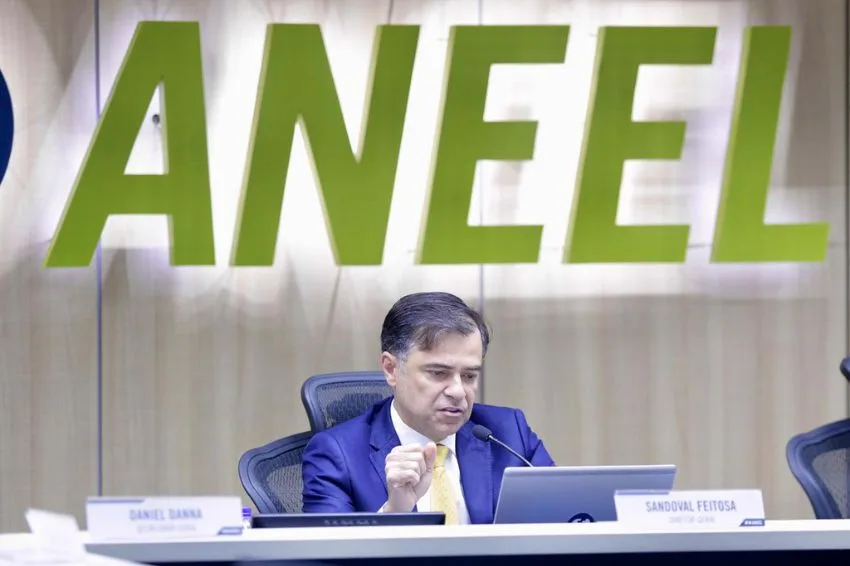 Canal Solar - ANEEL convoca reunião para rever preços-teto do LRCAP após reação do mercado