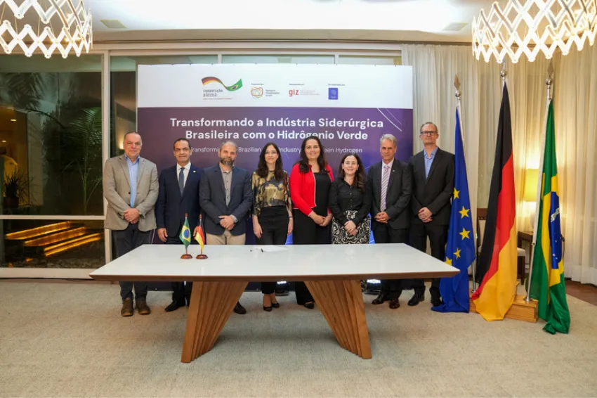 Canal Solar - AXIA e GIZ firmam parceria para produzir aço verde com hidrogênio