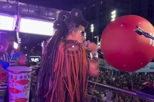 Canal Solar - Trio elétrico de Carlinhos Brown leva energia solar ao Carnaval de Salvador