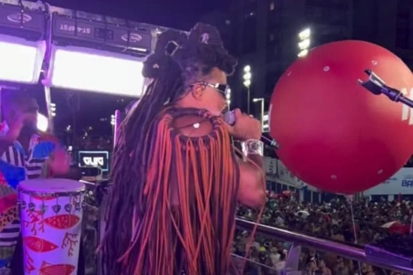 Canal Solar - Trio elétrico de Carlinhos Brown leva energia solar ao Carnaval de Salvador