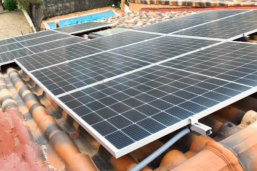 Mercado deve apresentar retomada após um 2025 difícil, diz Solar Group Fonte: https://canalsolar.com.br/mercado-de-energia-solar-group/