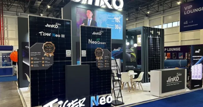 CANAL SOLAR - Jinko recebe prêmio ‘Overall Highest Achiever’ da RETC pelo 6º ano consecutivo