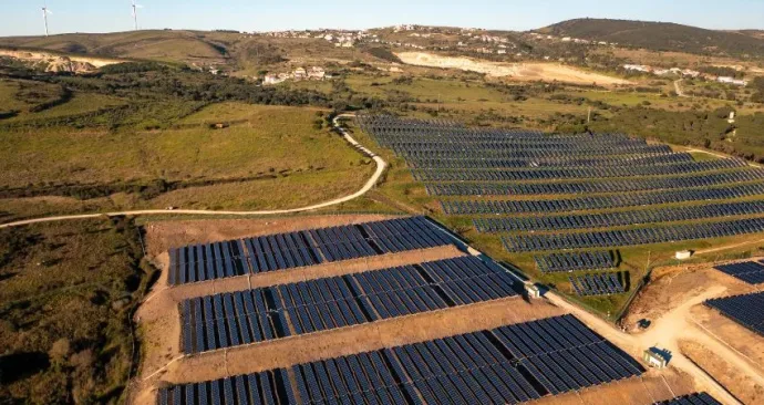 Sistemas de aterramento de plantas de geração fotovoltaica