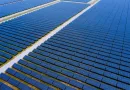 China age para estabilizar mercado solar e frear guerra de preços