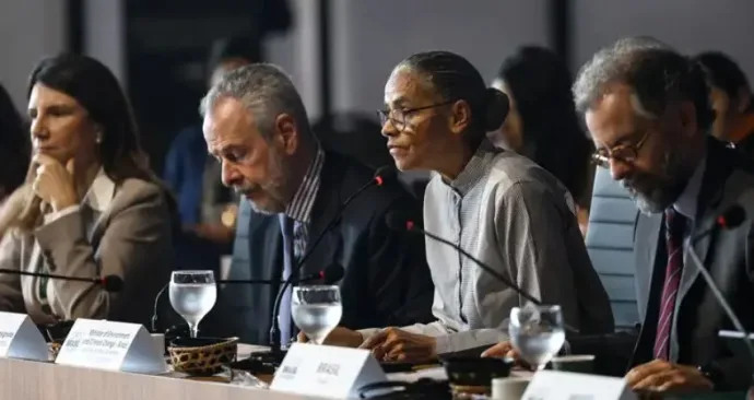 Canal Solar - Ministra pede reequilíbrio fósseis concentram 82% dos subsídios enquanto renováveis só 18%