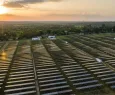 Guia técnico reúne boas práticas para garantir segurança e eficiência em usinas solares de grande porte